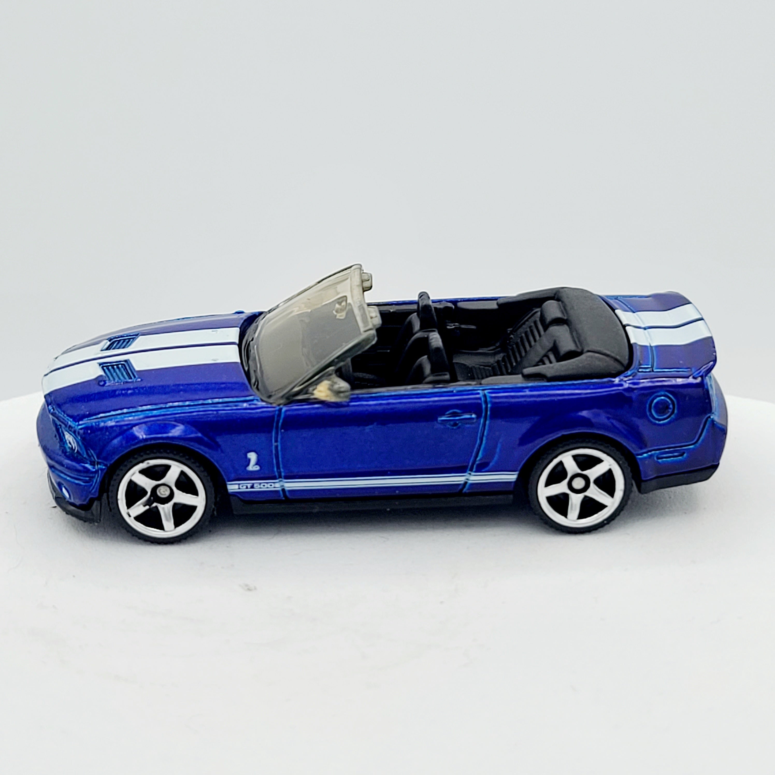 Matchbox '07 Ford Mustang Shelby GT500 (2010 MBX Basic - Sports Cars)